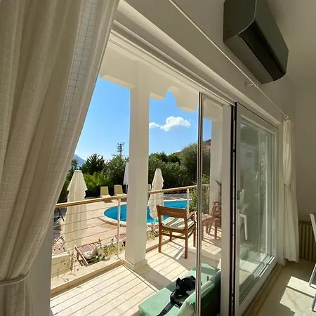 Villa Anna-Cheerful 3 Bedroom Villa With A Pool 