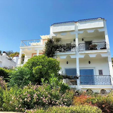 Villa Anna-Cheerful 3 Bedroom Villa With A Pool فيلة *